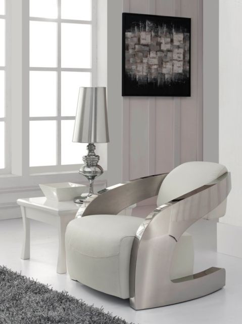 Sillón tapizado en piel italiana color blanco, estructura de acero inoxidable